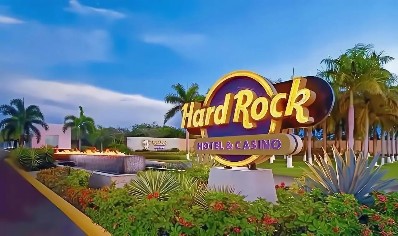 Cana Rock Star, Vista Al Campo De Golf Y Piscina C-303, B-400, B-506 Y B-502 푼타 카나